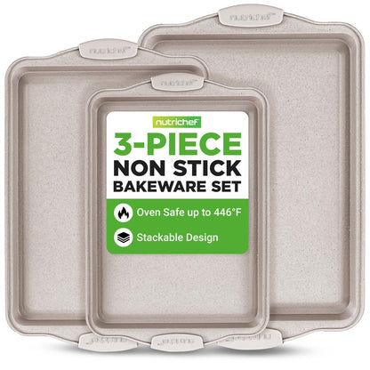 Set de tăvi antiaderente pentru fursecuri, 3 piese, distribuție uniformă a căldurii, din oțel carbon, crem cu aspect de marmură – NCBKT3CM